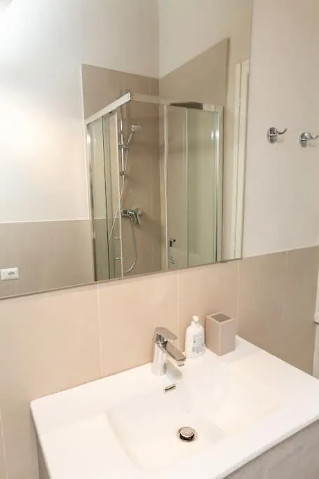شقة Cozy Santa Maria Novella Uffizi Duomo 2Beds-2Baths فلورنس إيطاليا