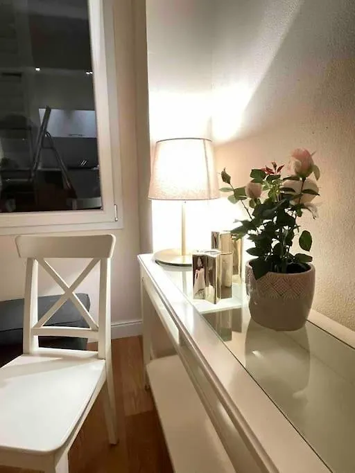 Cozy Santa Maria Novella Uffizi Duomo 2Beds-2Baths Apartment Florence